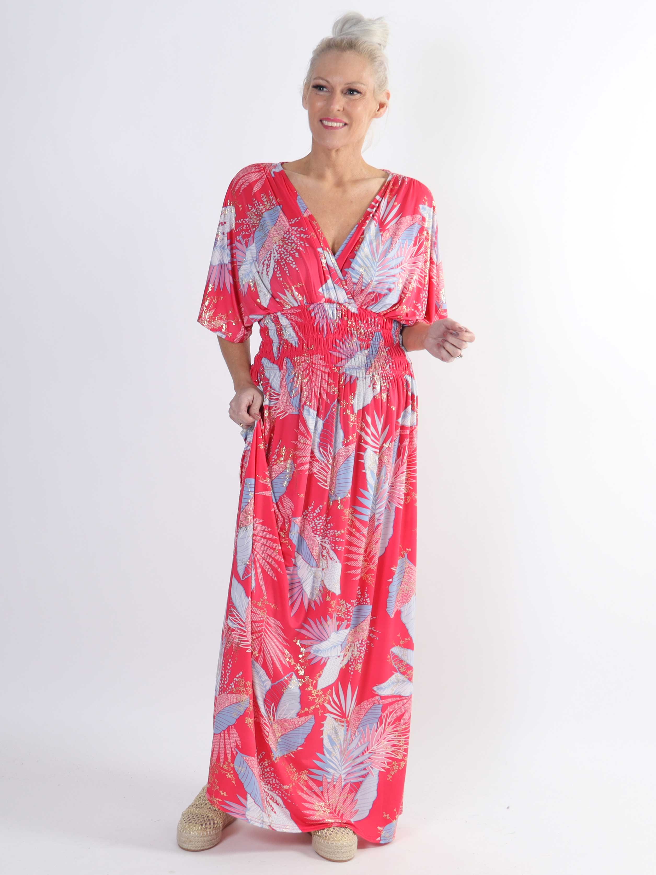 Pams Leafy - Lang elastisk plus size kjole i krølfrit stof